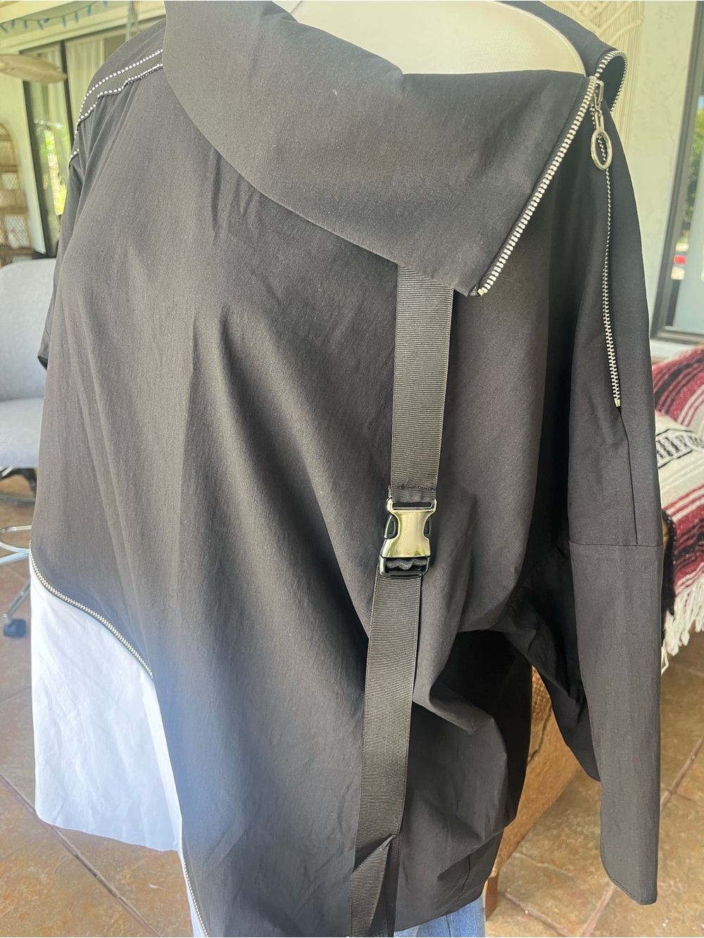 Mascioni Italy M Black White Avant Garde Zip Buckle Asymmetrical Tunic Top